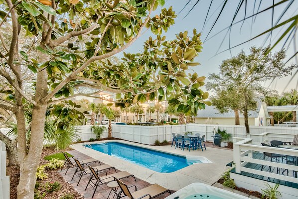 introducing the SeaBlue -Heated pool, Hot tub, golf cart, 4 bedroom,  3 bathroom