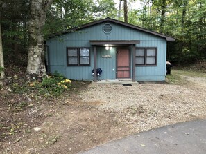 Cottage at Sunset View Estate.  A cozy 1 BR, 1 Bath, 4 can stay.
