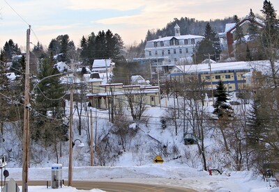 Luxury Lakefront retreat and spa near Mont-Tremblant 