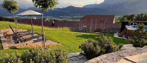 Garten mit Liegeplatz und Aussicht