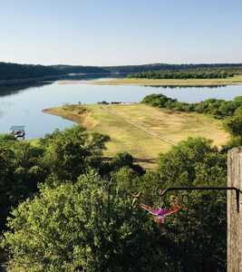 NEW RV 2021-GLAMPING DIRECTLY ON LAKE TRAVIS! NEAR HIDDEN FALLS ADVENTURE PARK