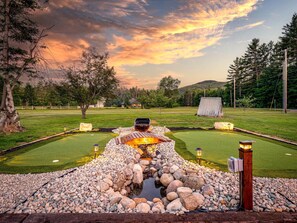 Charming Farm House- Game Room & Hot Tub, Fire Pit (2098)