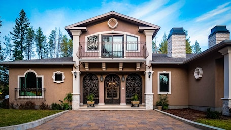Grand entrance into the Villa.