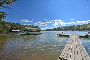 Private Dock on Lake Hartwell | Within Walking Distance