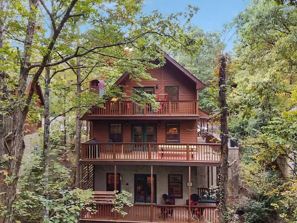 Pigeon Forge Cabin "Forest Hollow"