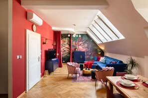 Lounge seating area
