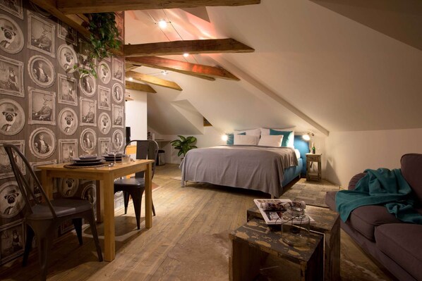 Studio Dining Area and Bed