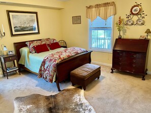 Queen bedroom