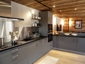 Large modern open plan kitchen.