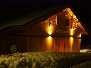 Night view of chalet