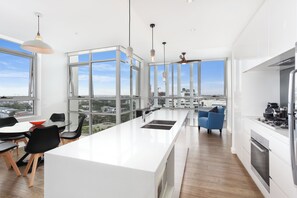 Kitchen/dining and study area