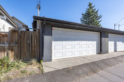 Posh Downtown House w/ Hot tub, Double Car Garage, Fresh Coffee and More!