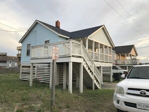 Transportation, Building, Handrail, House, Outdoors
