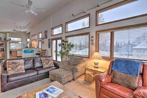 Living Room | Sleeper Sofa