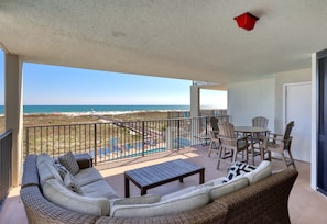 Phoenix VI unit 210, Orange Beach Alabama, 2 Bedroom/2 Bathroom. 2nd Floor. Sleeps 8. Managed by Island Rentals