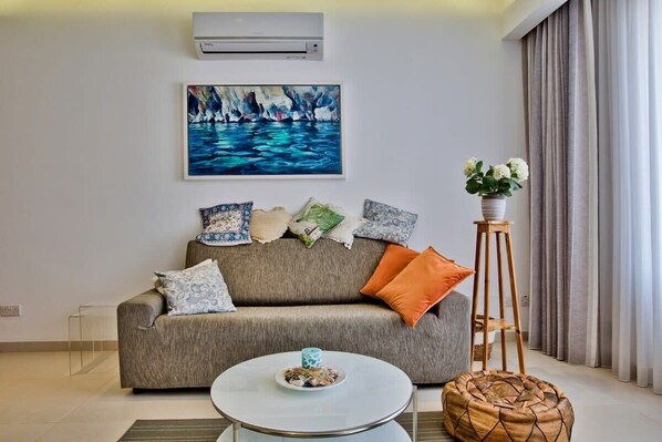 "The flat is well-located: an easy walk to restaurants, the Valletta ferry and St. Julians"