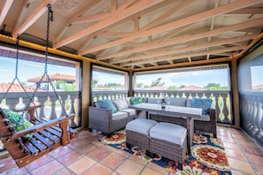 Amazing rooftop screened in patio