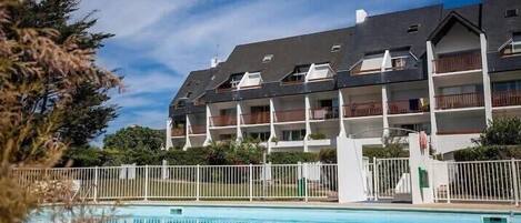 Résidence piscine et plage