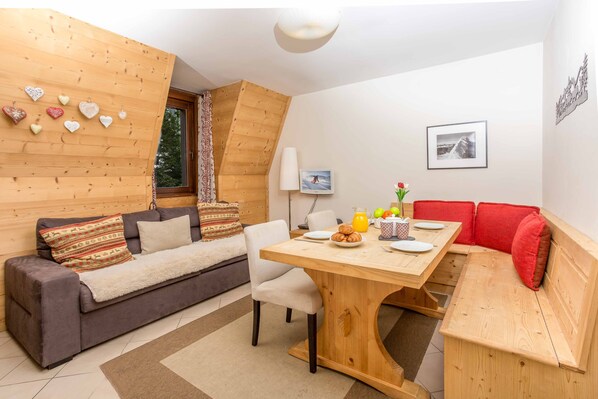 Le Paradis 18b has an open plan living area