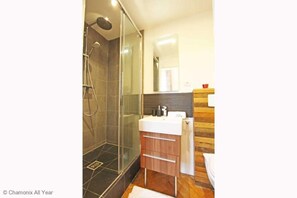 Ensuite shower room