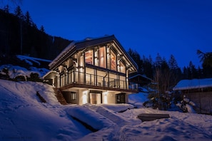 Chalet La Source exterior view in winter