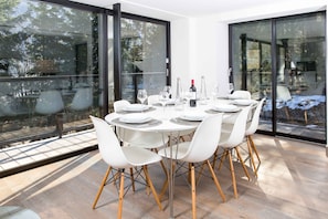 Plenty of dining space for 8