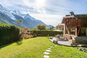 Garden view of the mountains