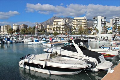 Comfortable Yacht Club Apartment