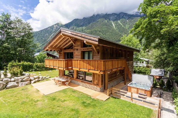 Chalet des Amis external