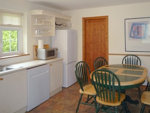 Stone Cottage, Seaside Holiday Accommodation Available in Kenmare County Kerry