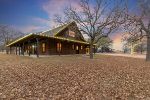 Welcome to Shady Lane Lodge!