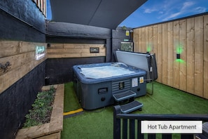 Hot tub garden - Exclusive to your apartment only