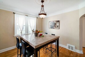 Dining Room | Dishes & Flatware Provided