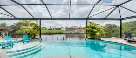 Electrically Heated Swimming Pool with Vanishing Edge