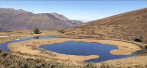 Les couleurs subtiles du lac de soum balade idéale en famille 