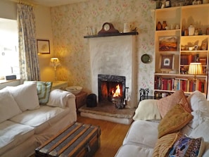 Little Irish Holiday Cottage, Beautiful Holiday Accommodation in Carrick, County Donegal