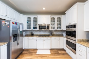 53 Island Edge Drive -Kitchen