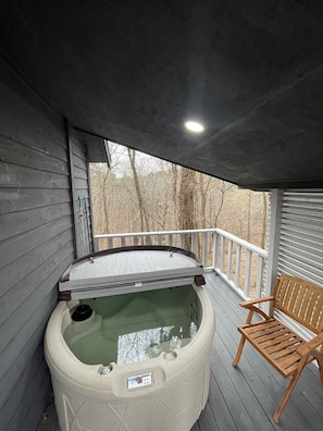 Bain à remous extérieur