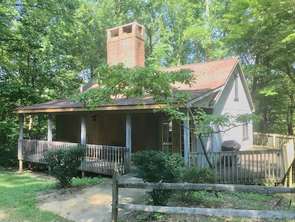 Cozy Craft House Cabin