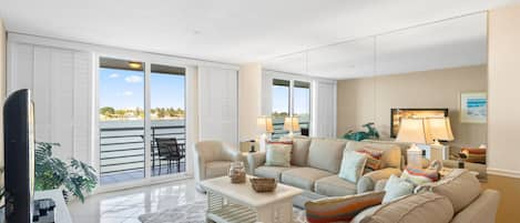 Picture Perfect - You’ll spend many a pleasant hour chatting with friends in the comfortable Bahia Vista 14-361 living room.