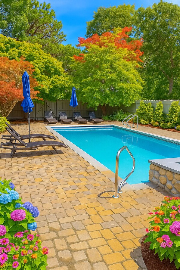 Beautiful courtyard with private pool and bar