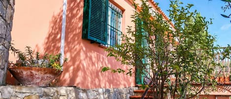 Casa, Proprietà, Casa, Immobiliare, Parete, Brick, Costruzione, Architettura, Zona Residenziale, Albero