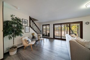 Living room (access to wrap-around porch)