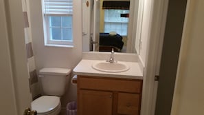 MASTER BATH w/WALK-IN CLOSET