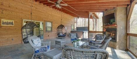 Broken Bow Vacation Rental | 5 BR | 4.5 BA | 3,700 Sq Ft | 3 Stories