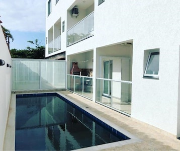 Apê Moderno de frente pro mar com churrasqueira própria e piscina  - Ubatuba