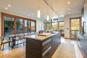 Light filled space blends the indoors and outdoors