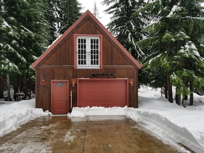 Mountain Home Road Cabin