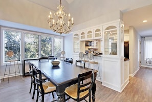 Dining area and entrance to kitchen 