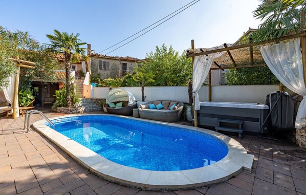 pool